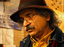 ادبیات باید بتواند سر ما را گرم کند ادبیات باید بتواند سر ما را گرم کند